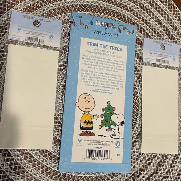 Wet n Wild Peanuts Snoopy Nail Stickers and Nail Files NWT - Picture 6 of 7